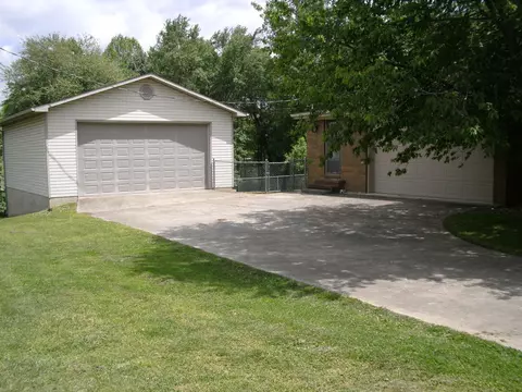 114 Ed Mullins Ave, Corbin, KY 40701 photo 3