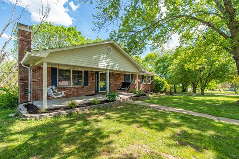 306 Oak Dr, Lancaster, KY 40444 photo 3