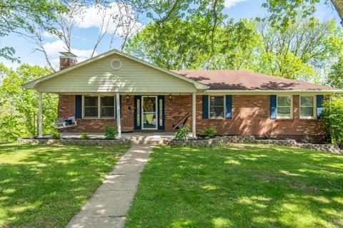306 Oak Dr, Lancaster, KY 40444 photo 1