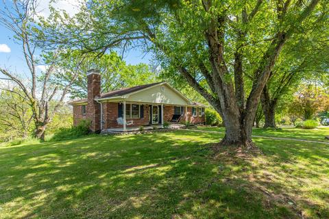306 Oak Dr, Lancaster, KY 40444 photo 4
