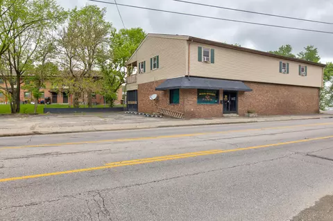 521 E Main St, Mount Sterling, KY 40353 photo 2