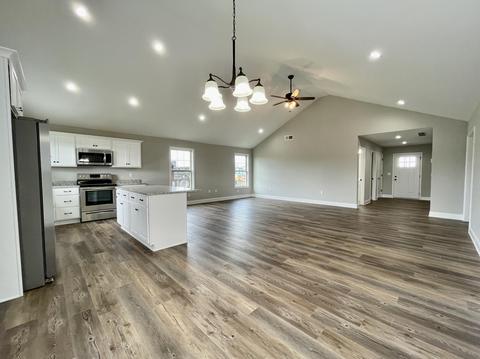 733 Tower Dr, Richmond, KY 40475 photo 4