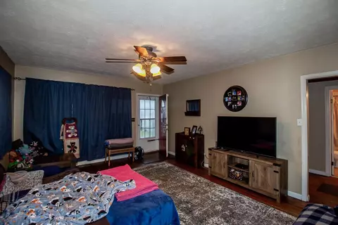 436 Chambers St, Paris, KY 40361 photo 4