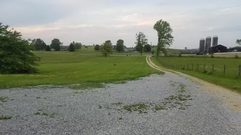 558 Mcafee Ln, Salvisa, KY 40372 photo 2
