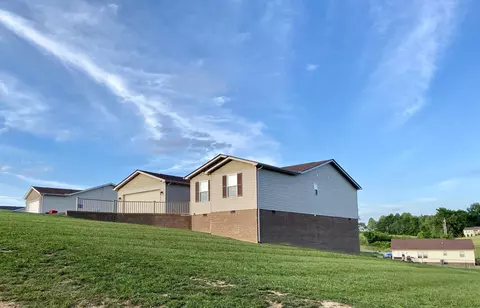 270 Hickory Hill Dr, Corbin, KY 40701 photo 3