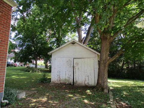 208 E Third St, Perryville, KY 40468 photo 22