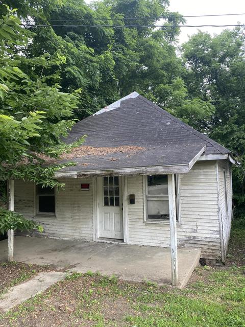 403 E Locust St, Mount Sterling, KY 40353 photo 1