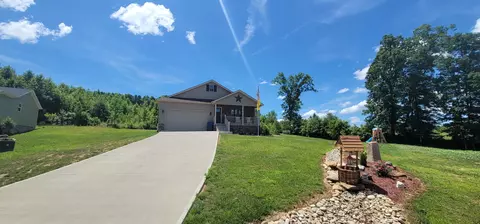 374 Hickory Ridge Dr, Corbin, KY 40701 photo 3