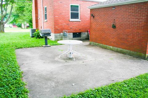 314 Boone St, Berea, KY 40403 photo 4