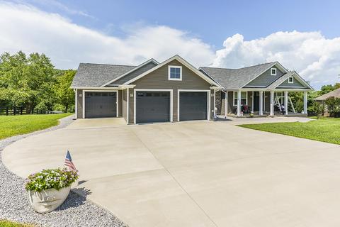 203 River Run Dr, Lancaster, KY 40444 photo 3
