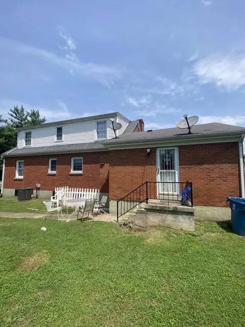 306 E First St, Perryville, KY 40468 photo 3