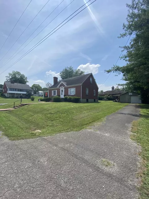 306 E First St, Perryville, KY 40468 photo 2