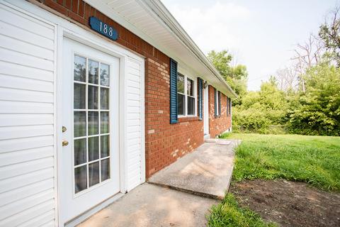 188 E Railroad St, Stanton, KY 40380 photo 2
