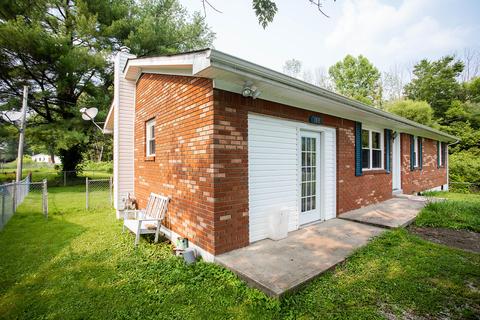 188 E Railroad St, Stanton, KY 40380 photo 3