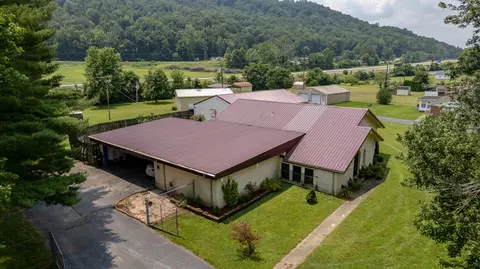931 E College Ave, Stanton, KY 40380 photo 4