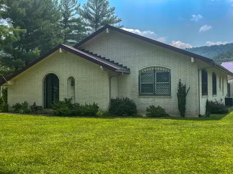 931 E College Ave, Stanton, KY 40380 photo 3