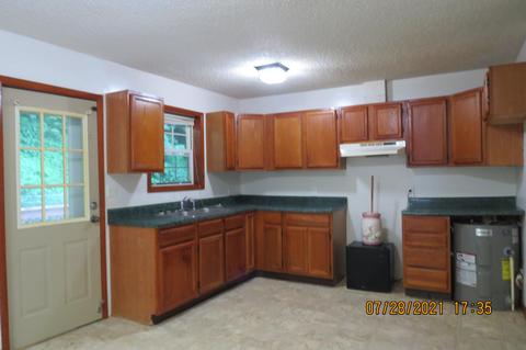 300 Morgan Dr, Baxter, KY 40806 photo 2