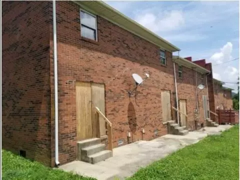 80 Brown St, Berea, KY 40403 photo 2