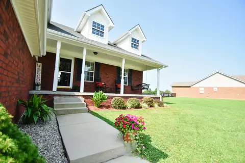 528 Macrander Dr, Berea, KY 40403 photo 2