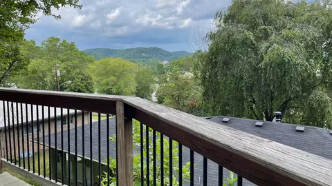 735 Vernon Cir, Morehead, KY 40351 photo 3
