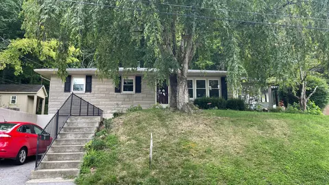735 Vernon Cir, Morehead, KY 40351 photo 1