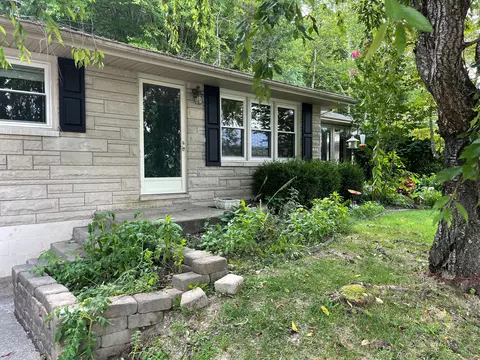 735 Vernon Cir, Morehead, KY 40351 photo 2