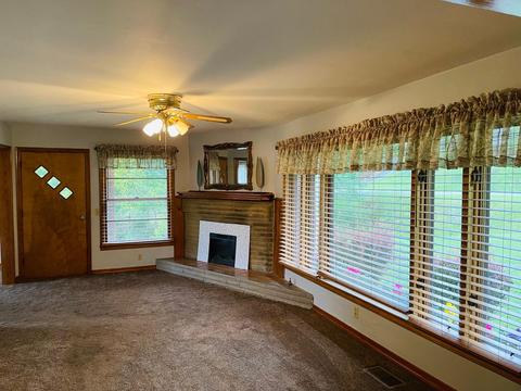 725 E Main St, Grayson, KY 41143 photo 4