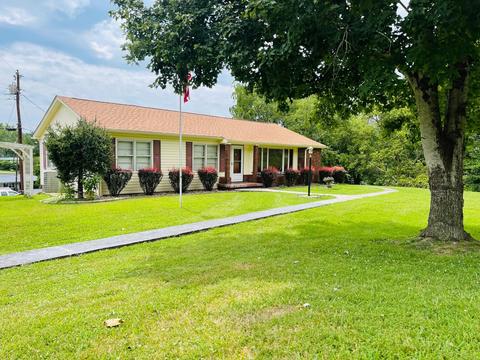 725 E Main St, Grayson, KY 41143 photo 2