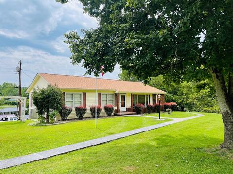 725 E Main St, Grayson, KY 41143 photo 3