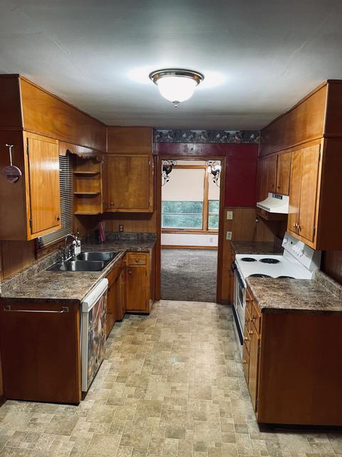 725 E Main St, Grayson, KY 41143 photo 8