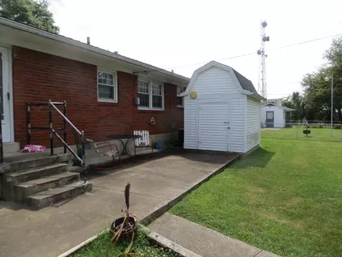 232 Ashland Dr, Frankfort, KY 40601 photo 3