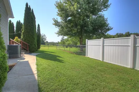 205 Brelance Dr, Corbin, KY 40701 photo 24