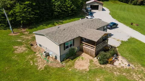 774 Midnight Stable Rd, Manchester, KY 40962 photo 3