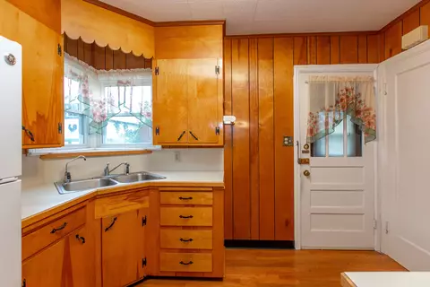 348 E Walnut St, Danville, KY 40422 photo 10