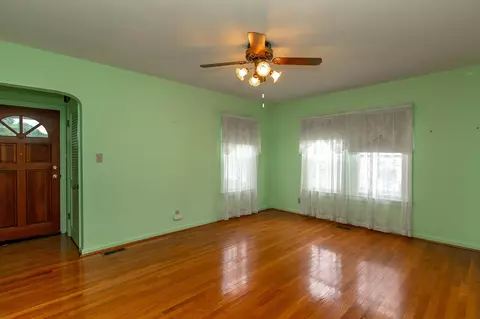 348 E Walnut St, Danville, KY 40422 photo 6