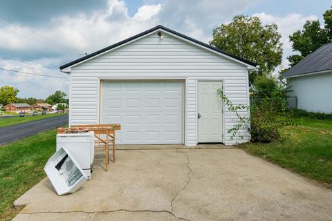 320 W Maple Ave, Lancaster, KY 40444 photo 34