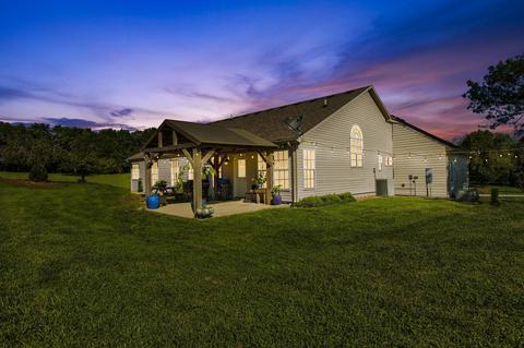 2197 Georgetown Rd, Paris, KY 40361 photo 3