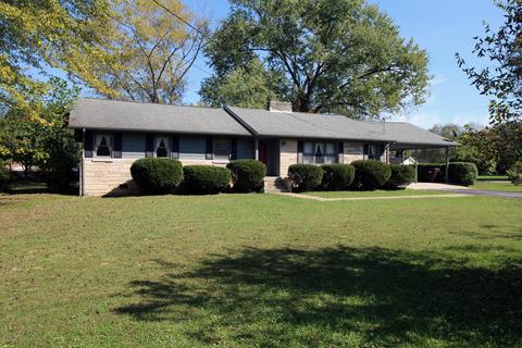 1044 Maple St, Stanton, KY 40380 photo 2