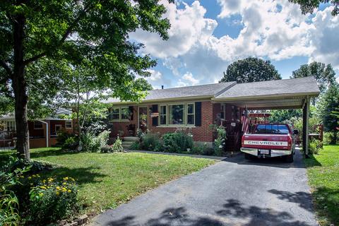 615 Summit Dr, Paris, KY 40361 photo 1