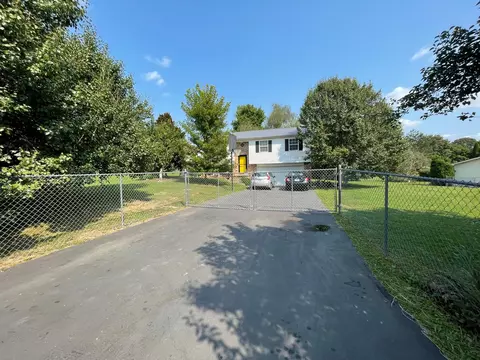 106 Shannon Dr, Corbin, KY 40701 photo 2