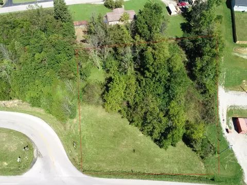 9998 Richmond Rd, Irvine, KY 40336