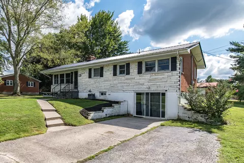 1075 Maple St, Stanton, KY 40380 photo 6