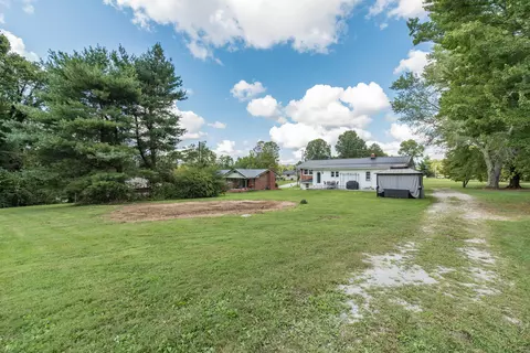 1075 Maple St, Stanton, KY 40380 photo 32