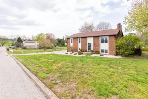 208 Terri Ave, Berea, KY 40403 photo 4