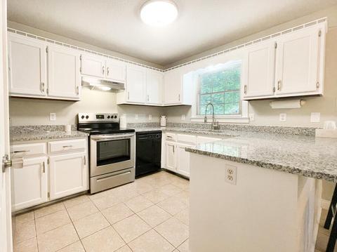 100 Rainbow Ct, Berea, KY 40403 photo 2