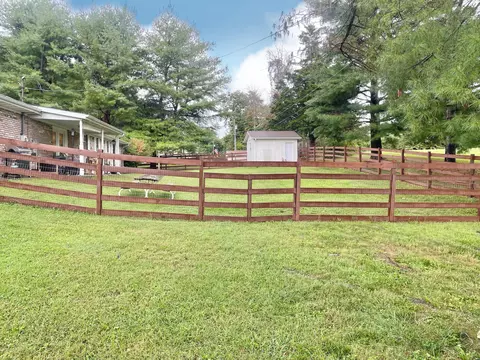 36 Timberlake Dr, Bronston, KY 42518 photo 3