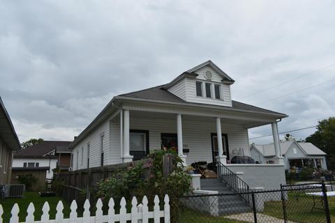302 Exeter Ave, Middlesboro, KY 40965 photo 4
