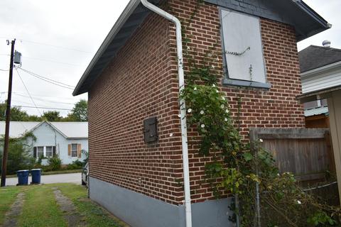302 Exeter Ave, Middlesboro, KY 40965 photo 11