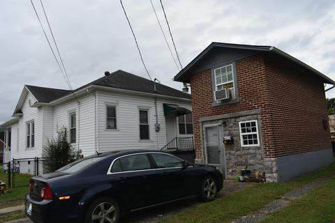 302 Exeter Ave, Middlesboro, KY 40965 photo 9