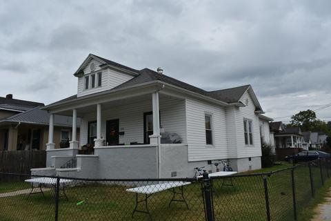 302 Exeter Ave, Middlesboro, KY 40965 photo 3